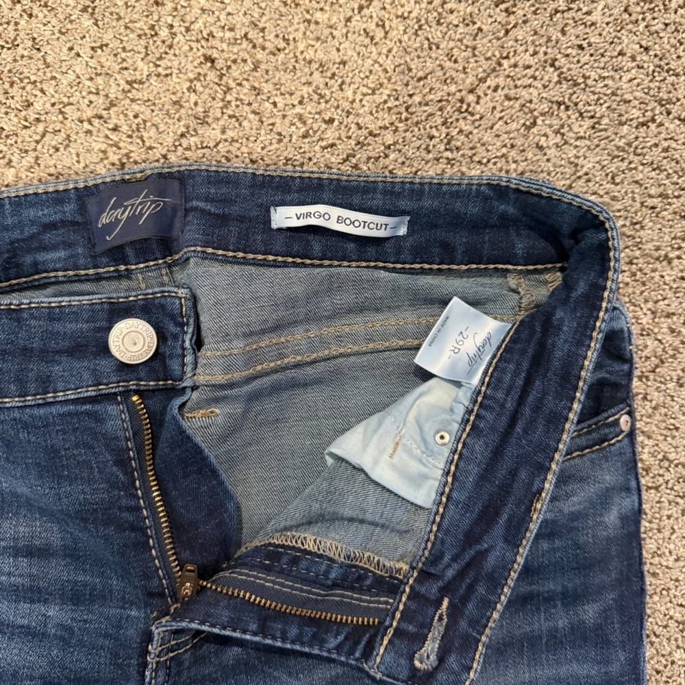 Daytrip Women's Blue Jeans - Picture 2 of 3